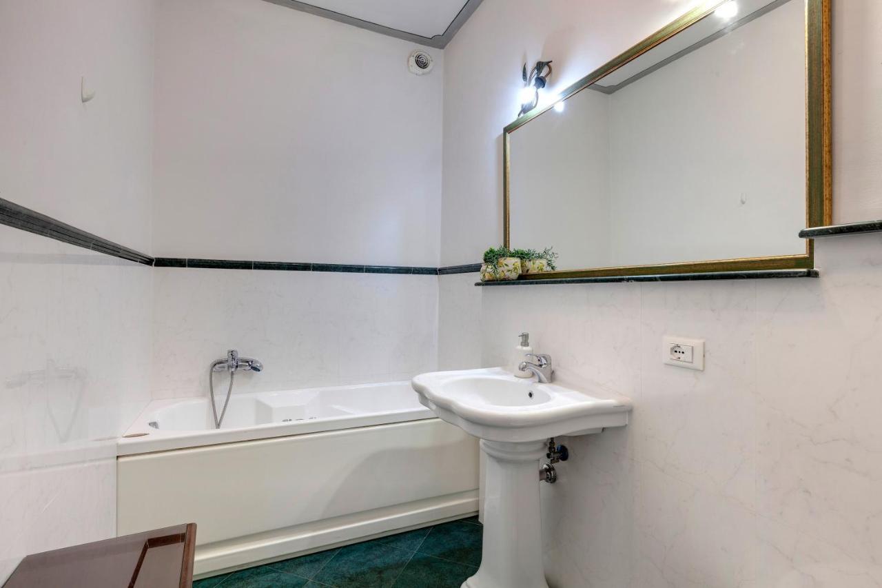 Alfani Deluxe Apartment By Mamo Florence Luaran gambar