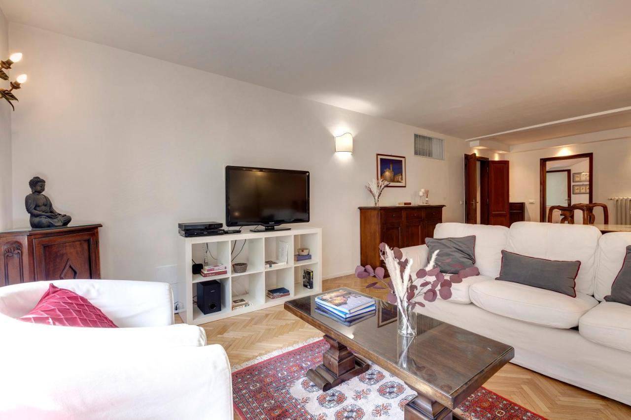 Alfani Deluxe Apartment By Mamo Florence Luaran gambar